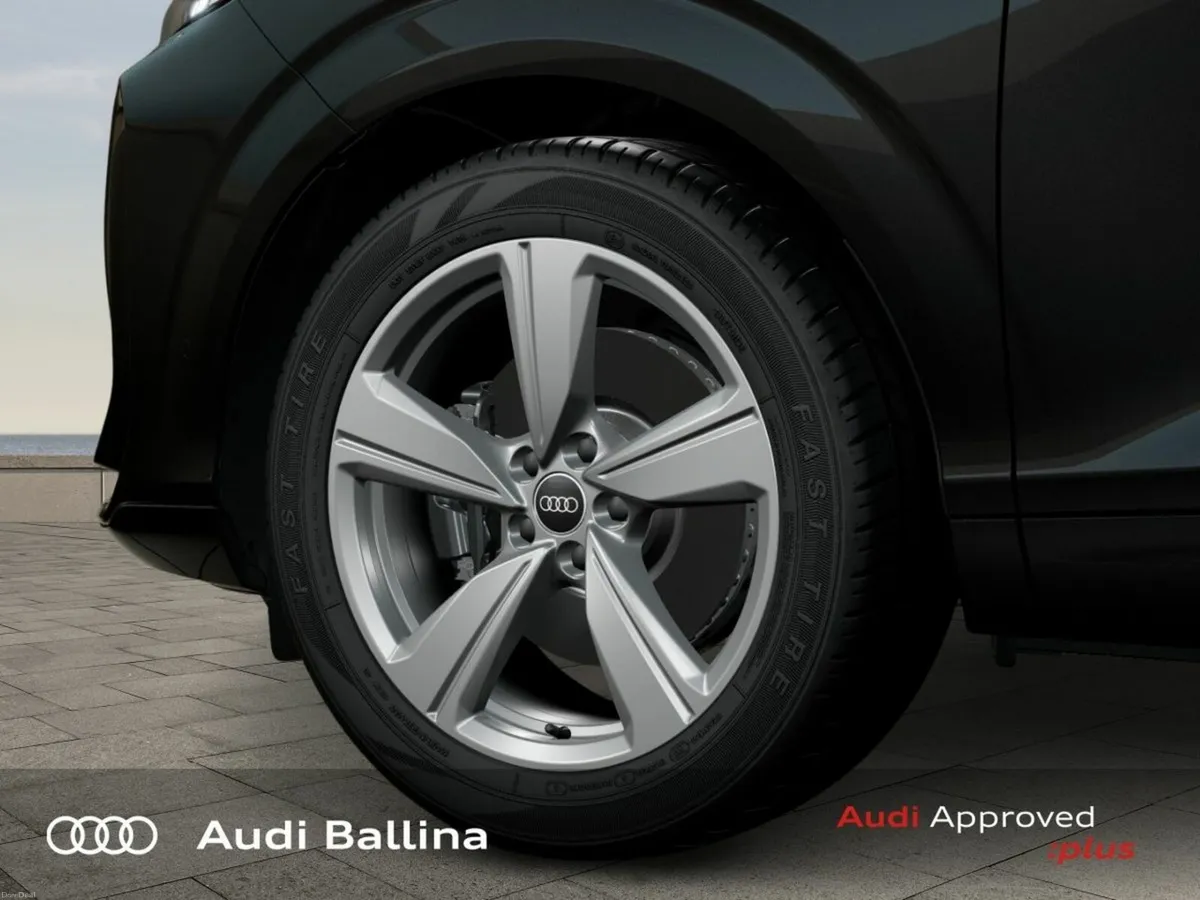 Audi Q3 Q3 S-LINE **BLACK EDITION** - Image 6