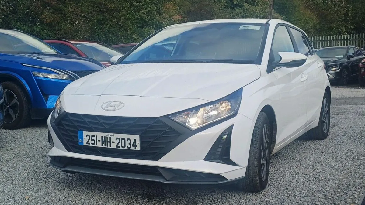 Hyundai i20 Deluxe Plus - Image 3
