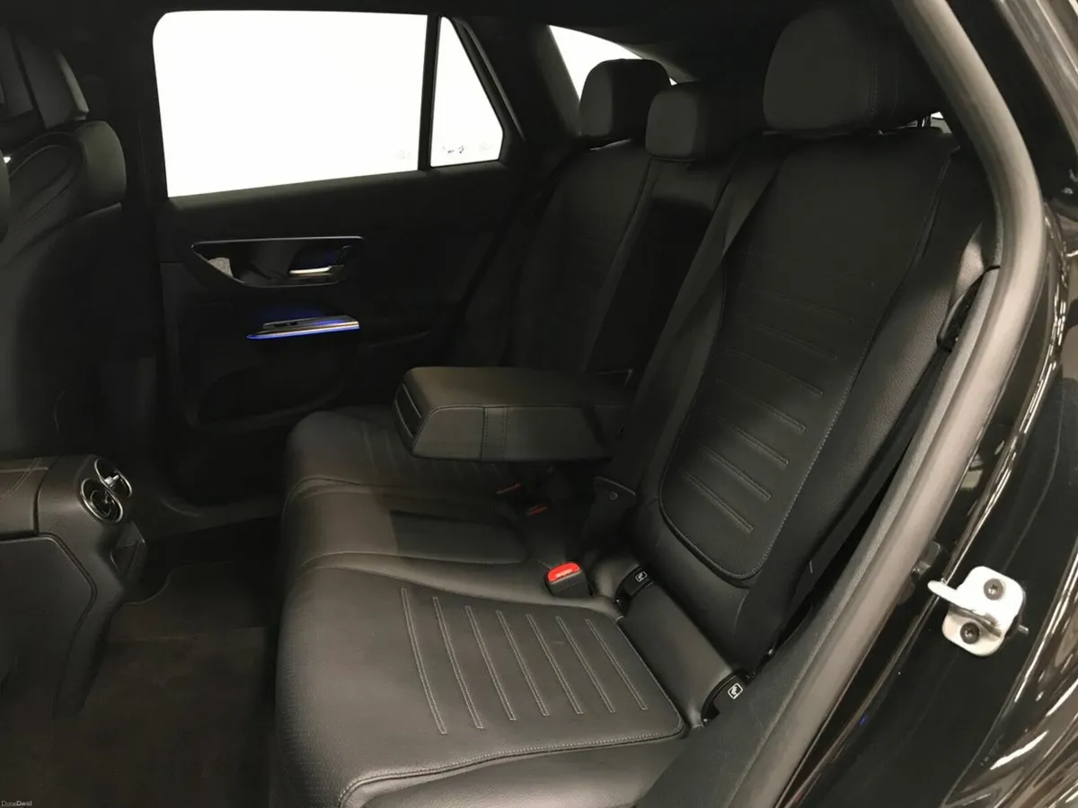 Mercedes-Benz GLC GLC300 e 4Matic AMG Line 31.2 kW - Image 4