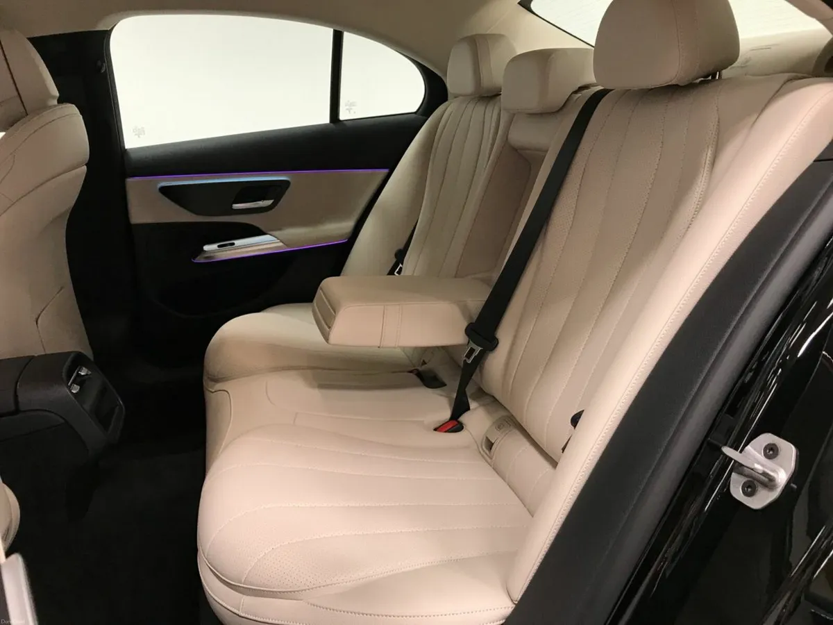 Mercedes-Benz E-Class E200 Avantgarde + - Image 4