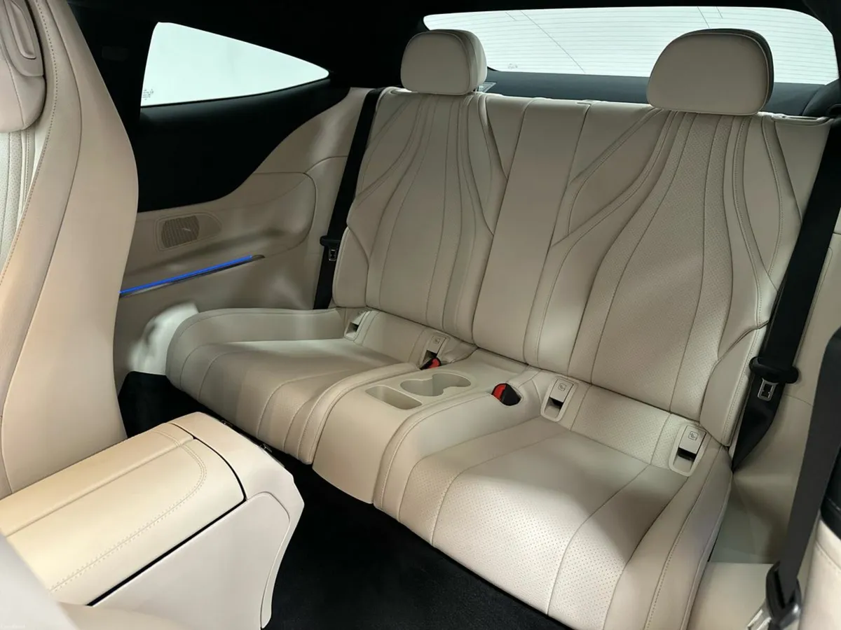 Mercedes-Benz CLE CLE220 D Coupe AMG Line + - Image 4