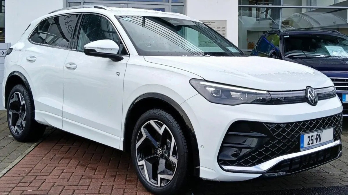 Volkswagen Tiguan R-Line 2.0 TDI 150HP DSG **HEATE - Image 1
