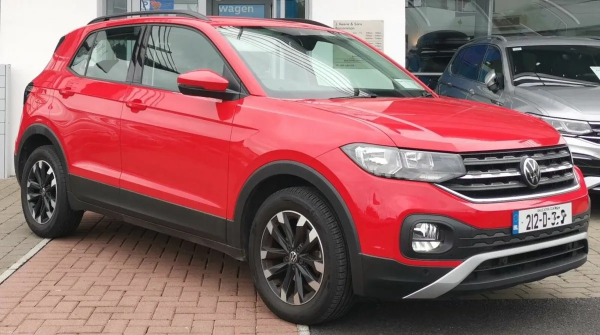 Volkswagen T-Cross Life 1.0 TSI 95HP **PARKING SEN - Image 1