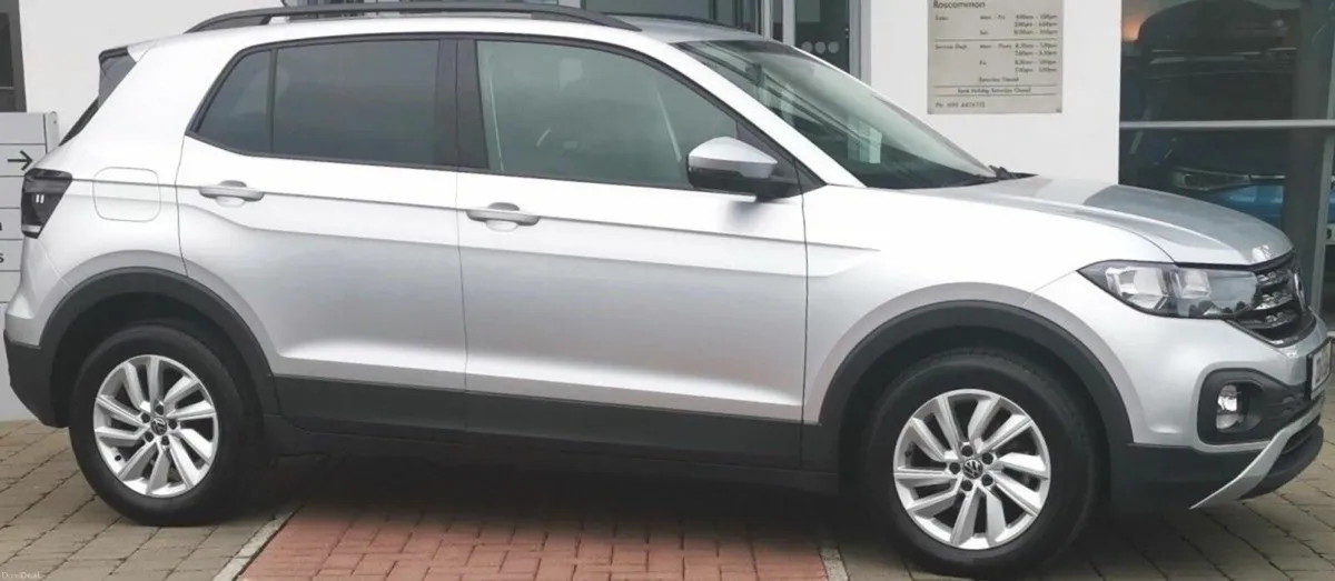 Volkswagen T-Cross Life 1.0 TSI 95HP **REARVIEW CA - Image 2