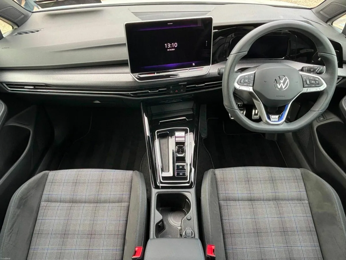 Volkswagen Golf GTE TSI MK 8.5 LONGER RANGE - Image 2
