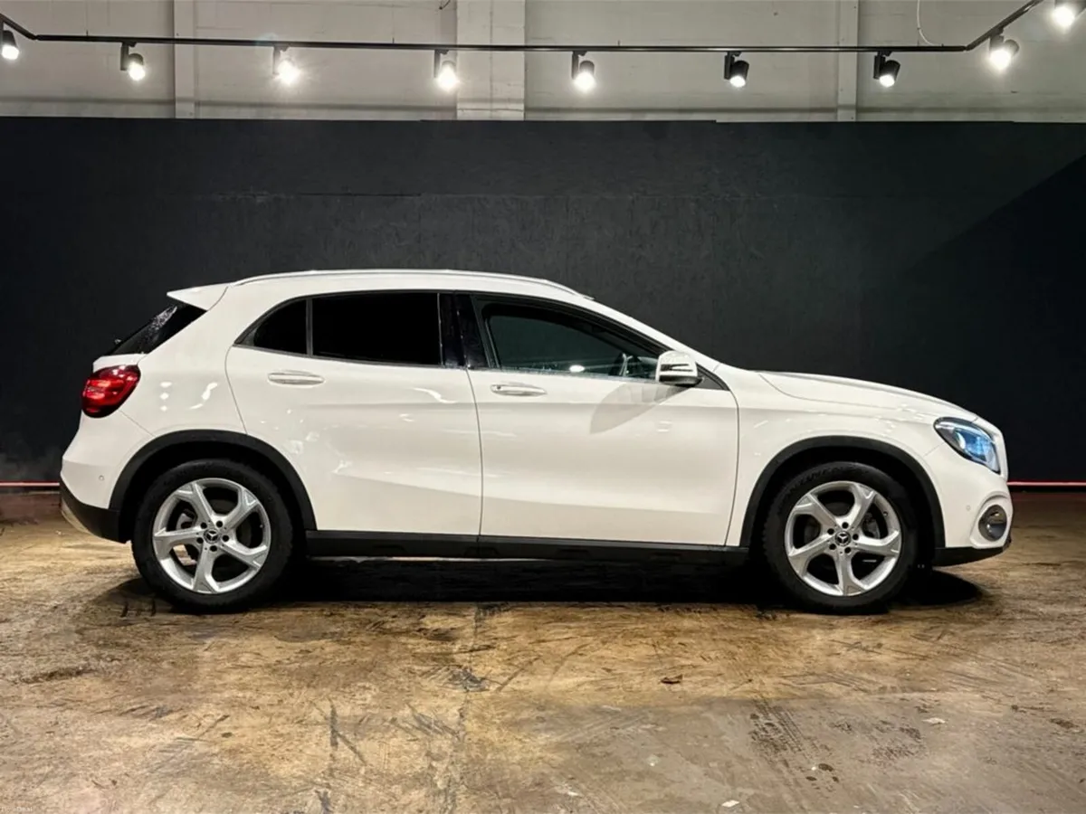 Mercedes-Benz GLA AUTOMATIC - FULL BLACK LEATHER U - Image 3