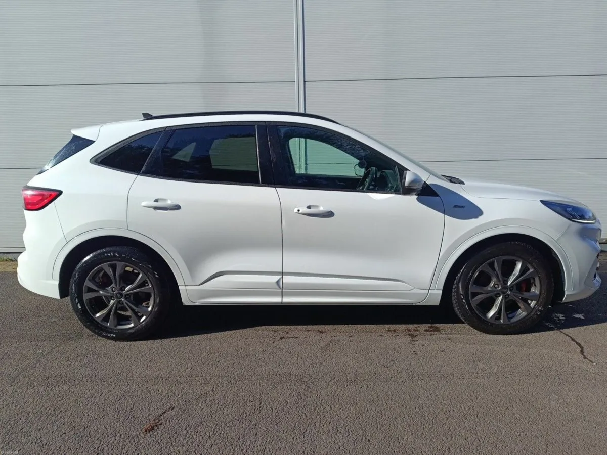 Ford Kuga 1.5TDCi ST Line Eco 120PS ST-Line Mint H - Image 2