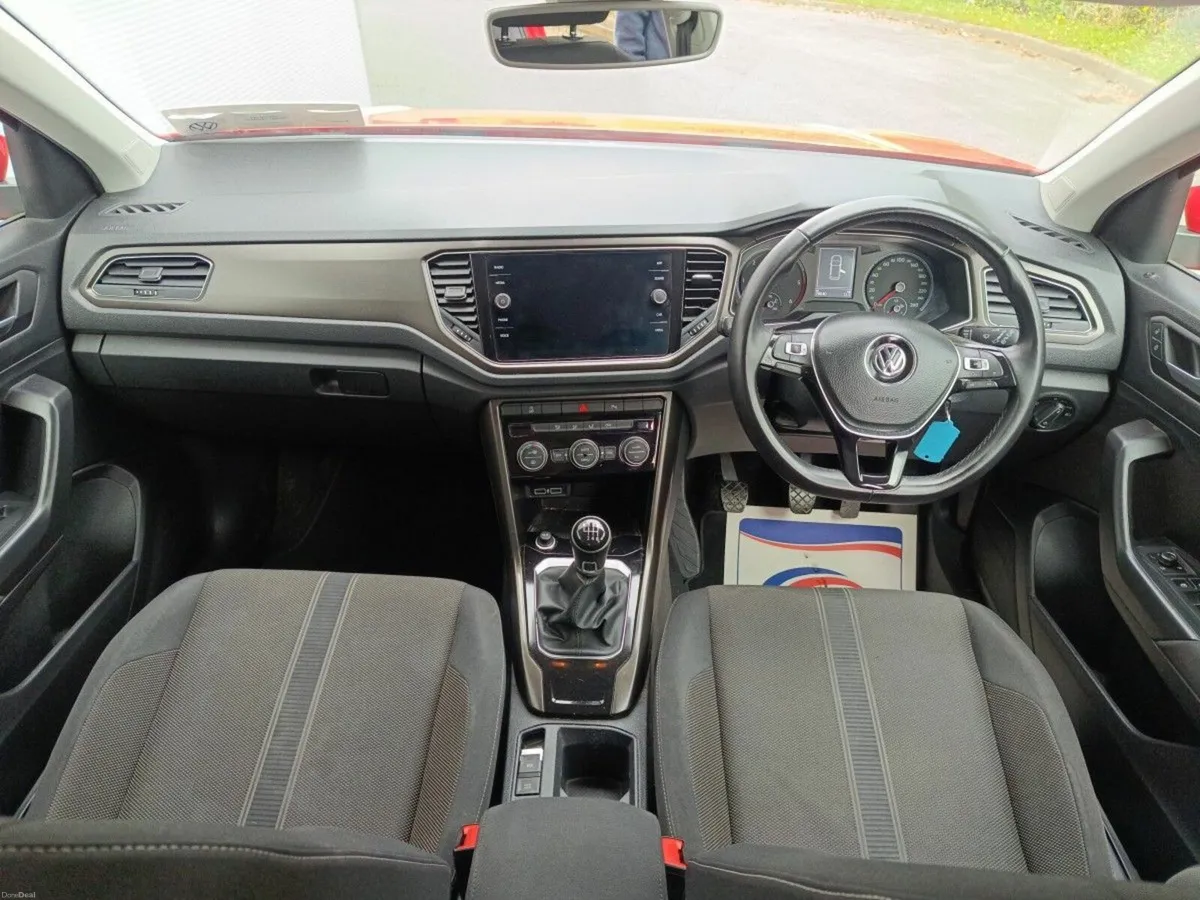 Volkswagen T-Roc 1.6 TDI 115bhp Design Mint - Image 4