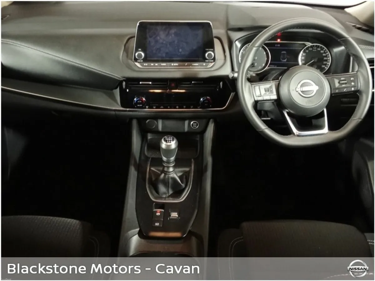 Nissan Qashqai 1.3 PET MILD HYBRID SV - Image 2