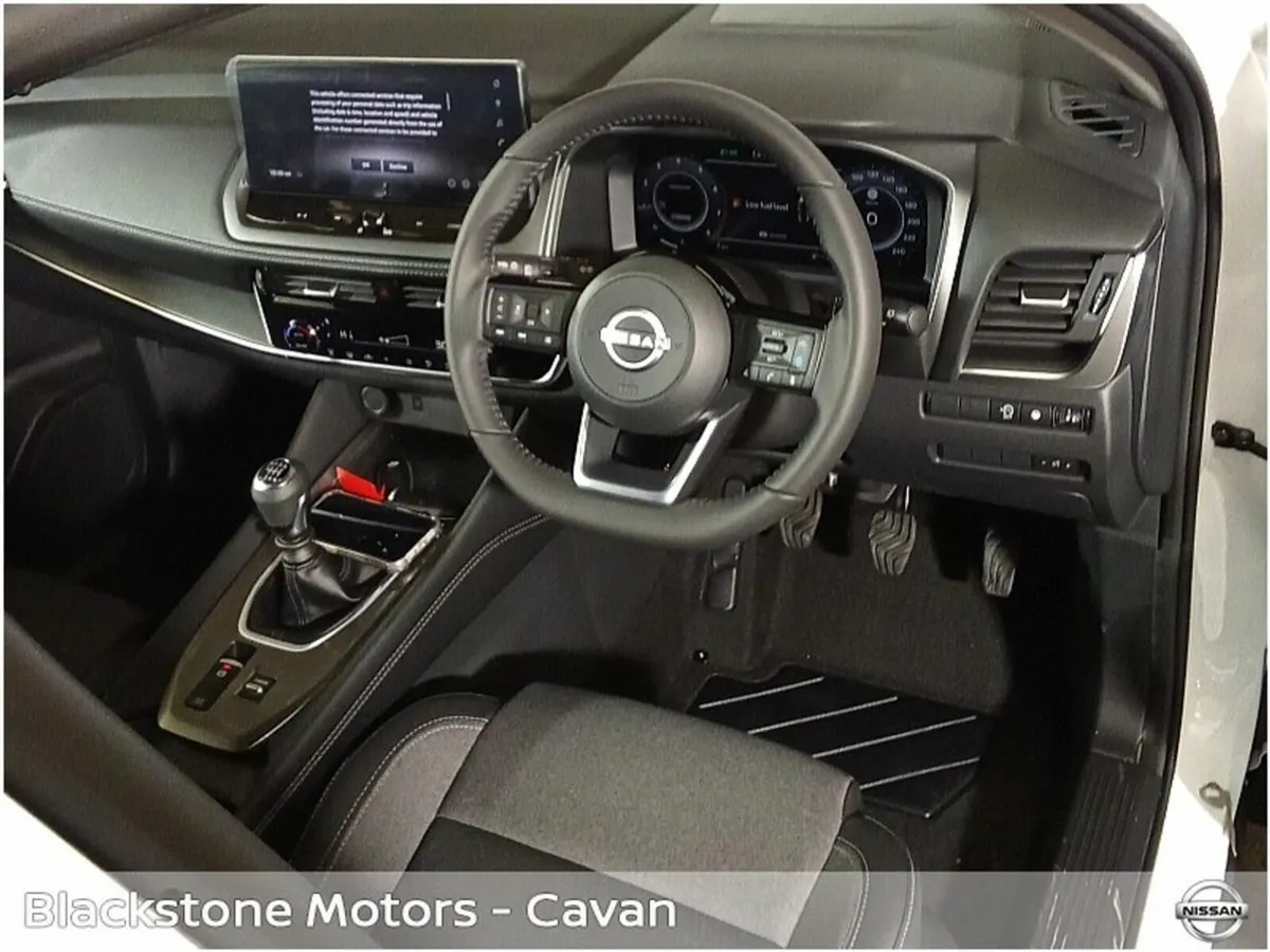 Nissan Qashqai 1.3 PET MILD HYBRID SV PREMIUM - Image 5