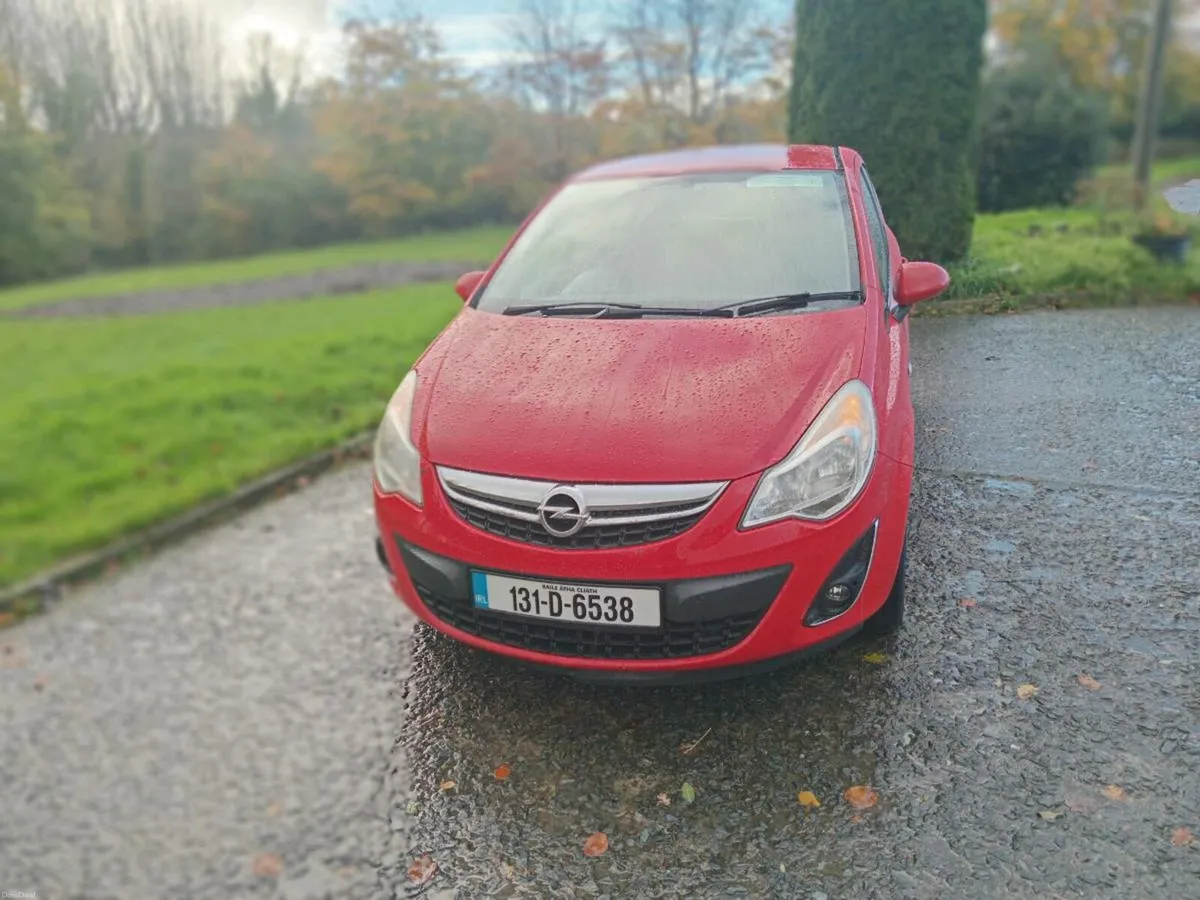 131 opel corsa 1.2 petrol  low kilmoters  nct - Image 4