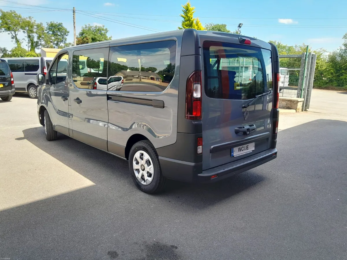 Wheelchair Accessible Taxi 9 seater Renault Trafic - Image 6