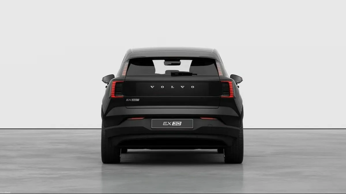 Volvo EX30 PLUS LONG RANGE *0% APR* €90 P/W ON PCP - Image 4