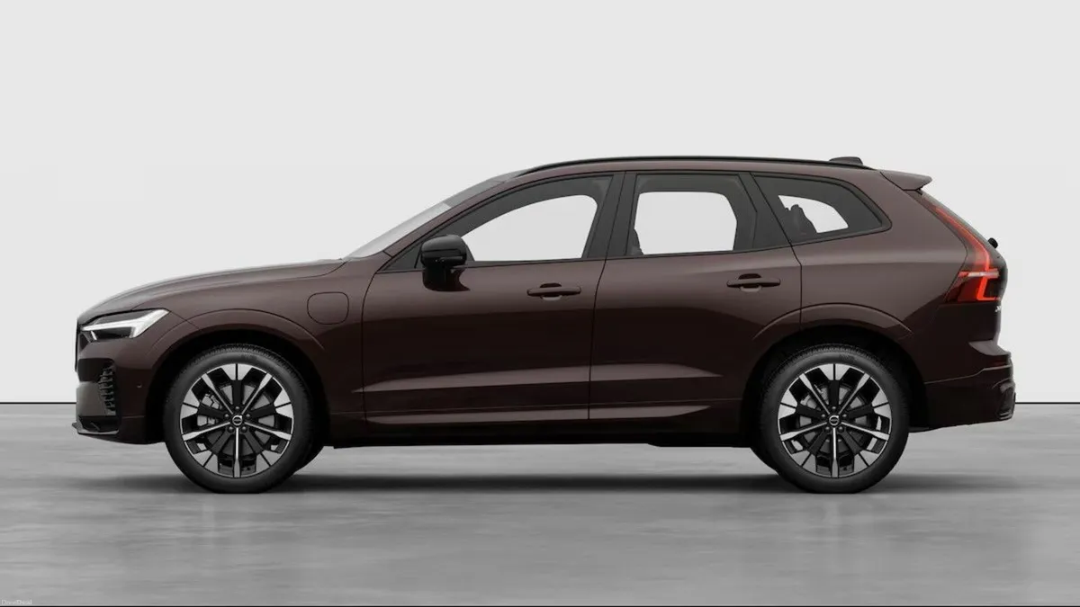 Volvo XC60 Plus in Mulbrey Red with Cardoman Nappa - Image 2