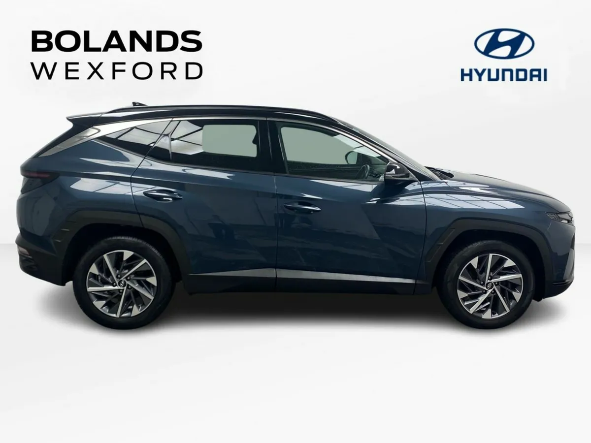 Hyundai Tucson 2WD Executive Plus - Image 4