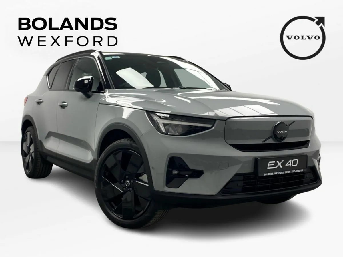 Volvo EX40 EX40 Plus Extended Range Black Edition - Image 1