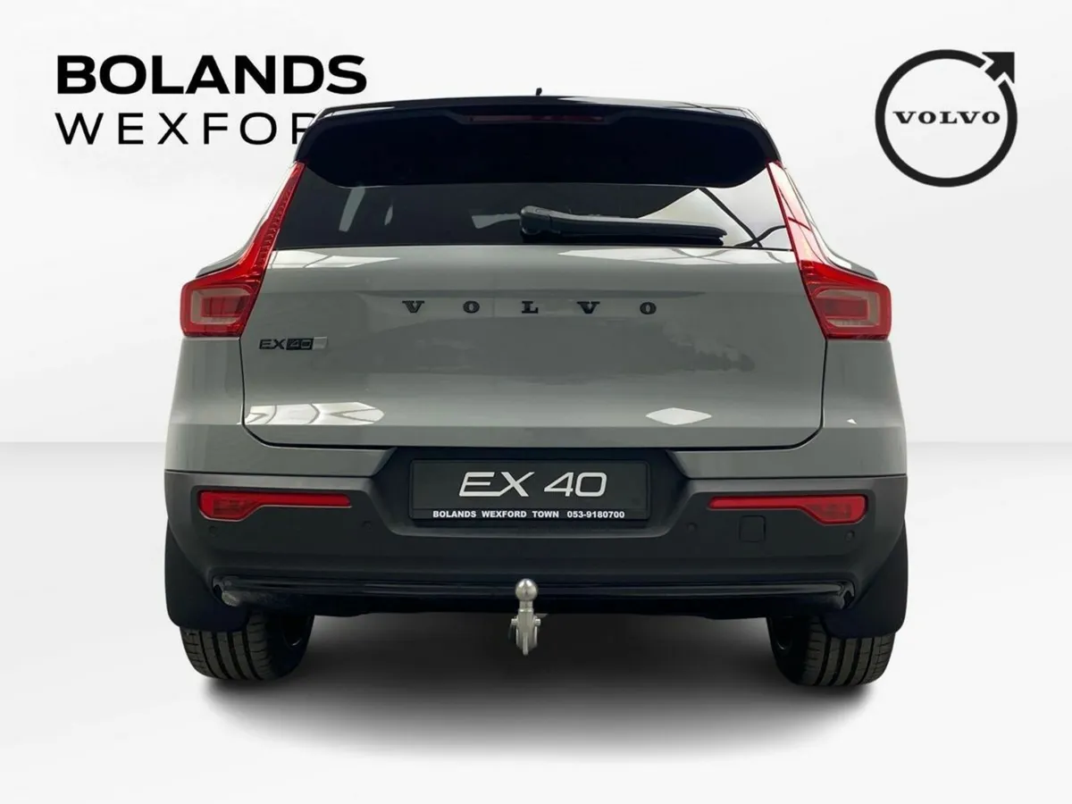 Volvo EX40 EX40 Plus Extended Range Black Edition - Image 3