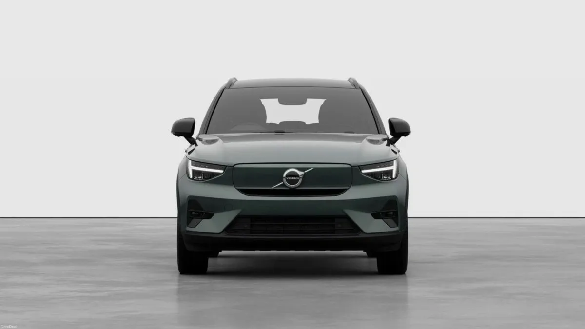 Volvo EX40 Plus Extended Range in Forest Lake - Image 3