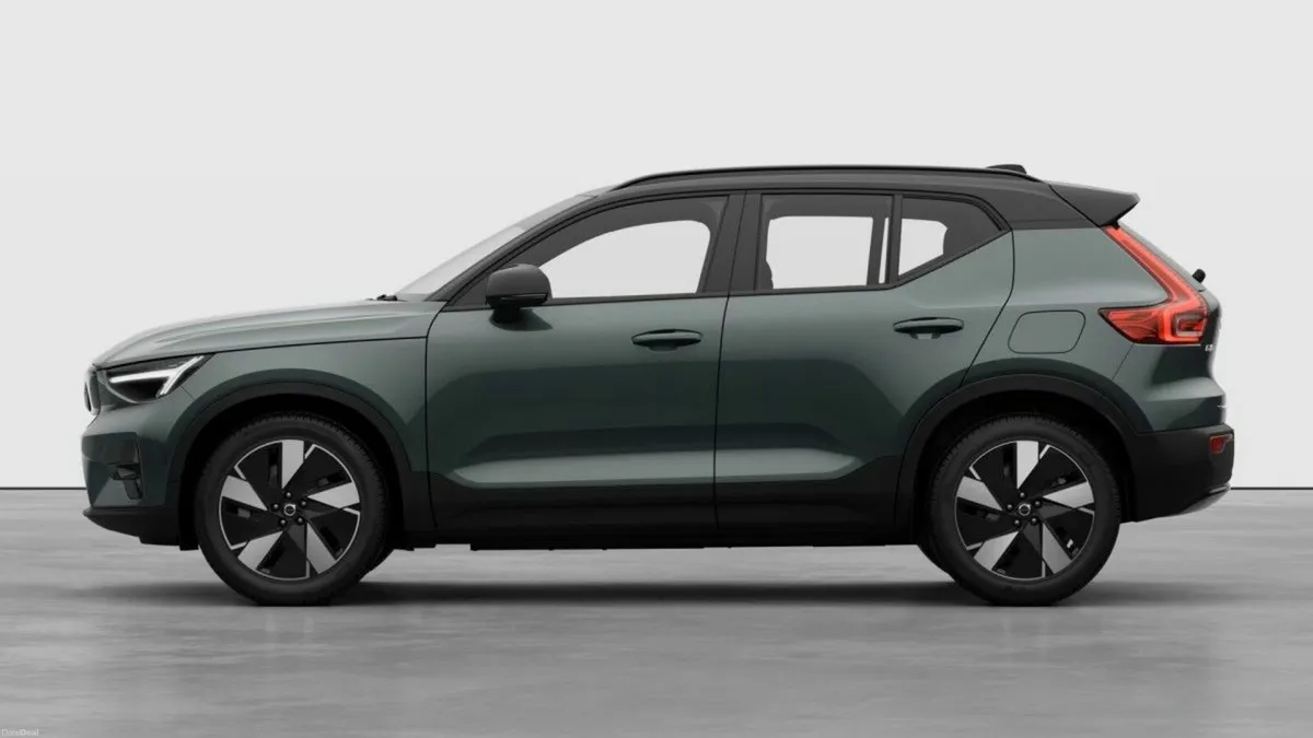 Volvo EX40 Plus Extended Range in Forest Lake - Image 4