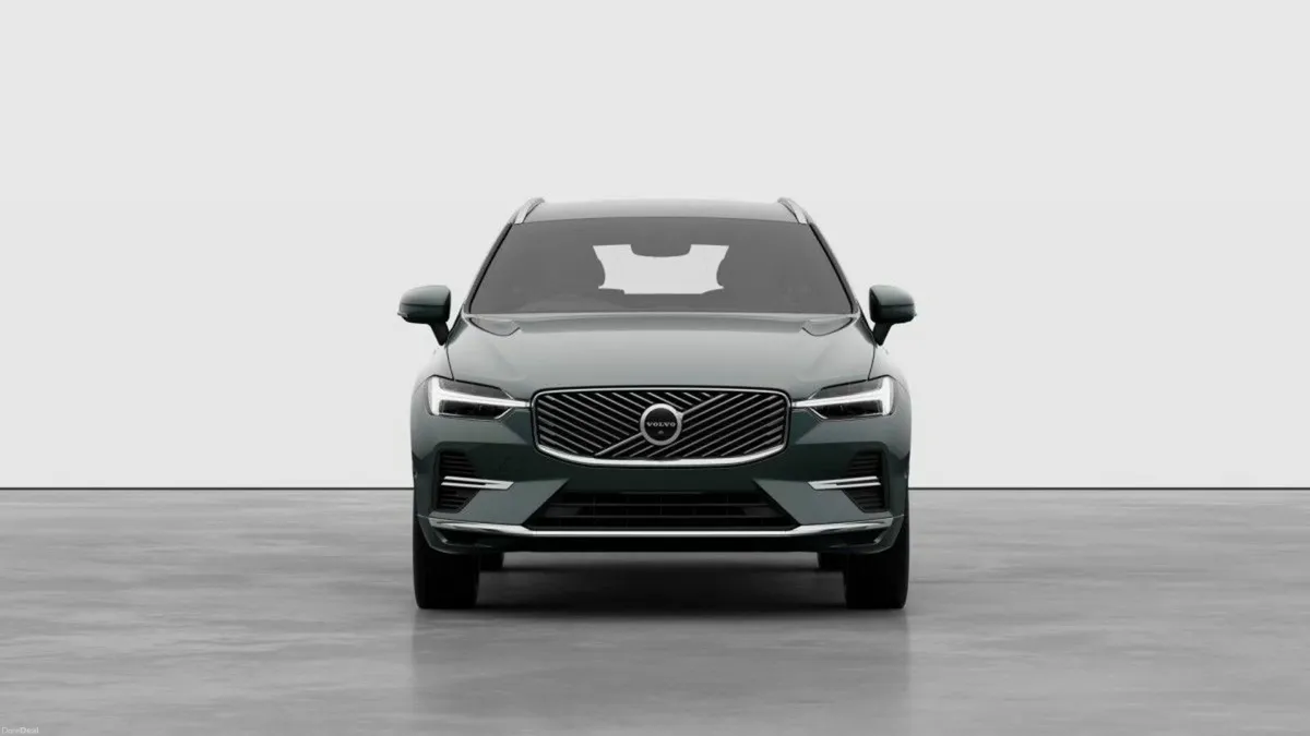 Volvo XC60 Plus Bright with Cardamom interior - Image 2