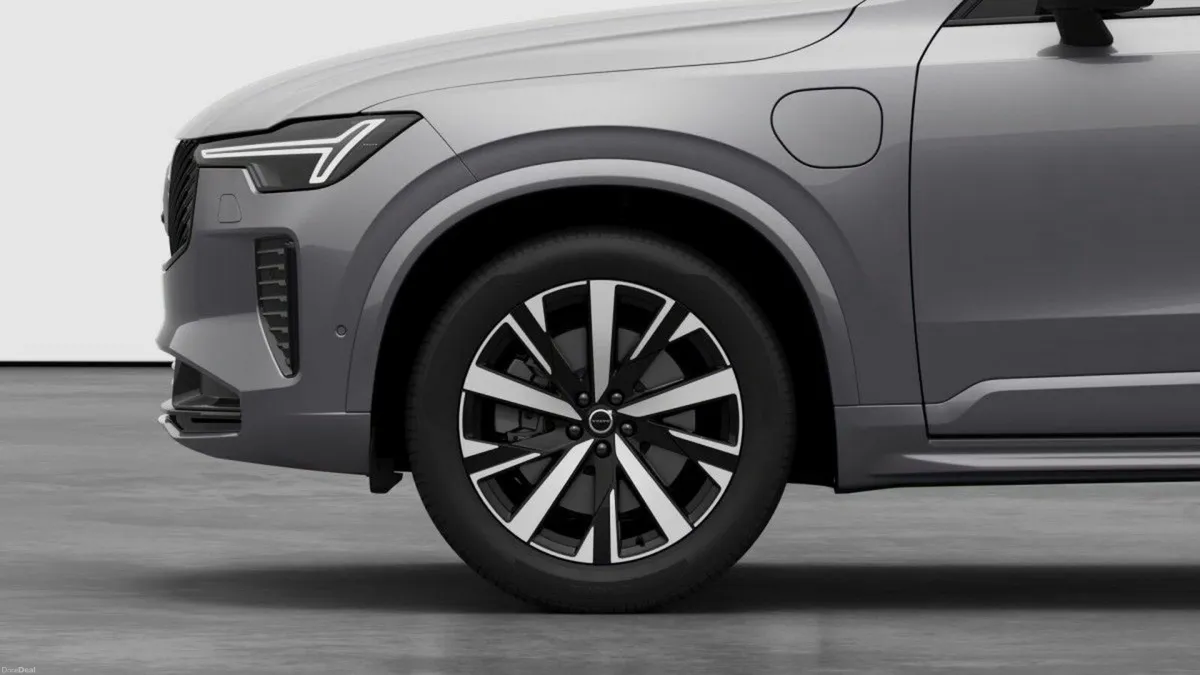 Volvo XC90 Aurora Sliver Plus Dark edition - Image 2