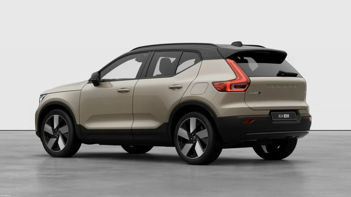 Volvo EX40 Ultra Twin Motor All Wheel Drive / Sand - Image 3