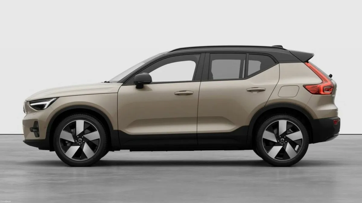 Volvo EX40 Ultra Twin Motor All Wheel Drive / Sand - Image 2