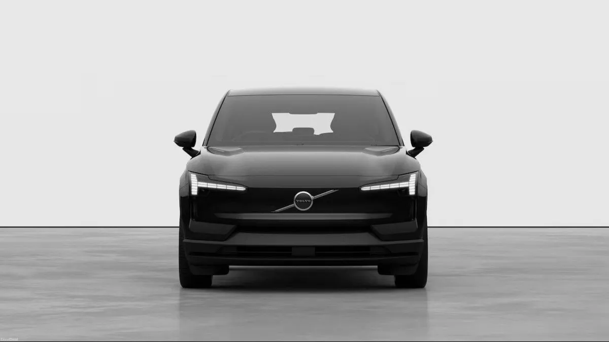 Volvo EX30 IN STOCK Onyx Black Extended Range Plus - Image 1