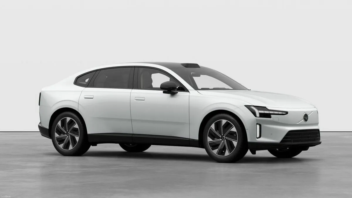 Volvo ES90 ES90 Ultra in Crystal White - Image 1