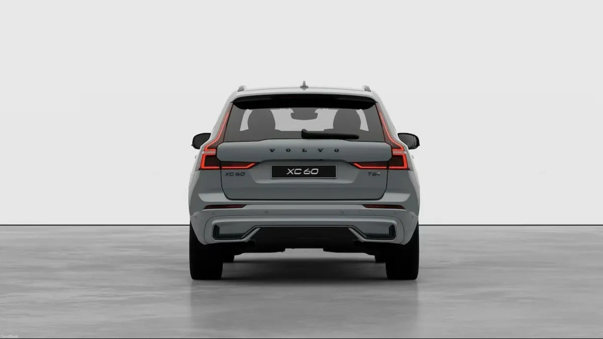 Volvo XC60 Vapor Grey XC60 Plus Black Edition - Image 4