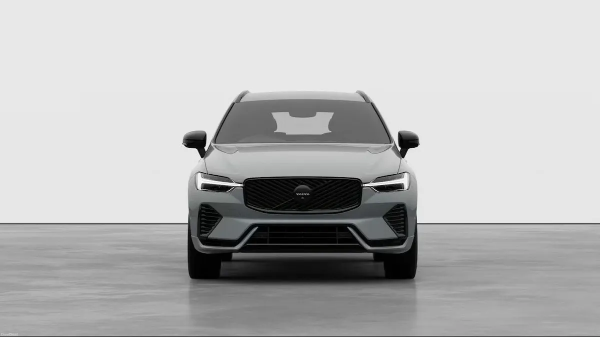 Volvo XC60 Vapor Grey XC60 Plus Black Edition - Image 2