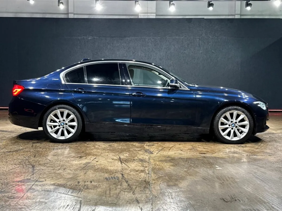 BMW 3-Series 330E HYBRID AUTOMATIC 2.0L - FULL CRE - Image 3