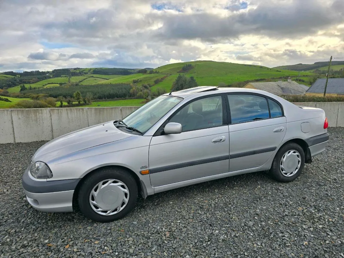 2001 TOYOTA AVENSIS 2L D4D DIESEL [NCT'D 2/27] - Image 2