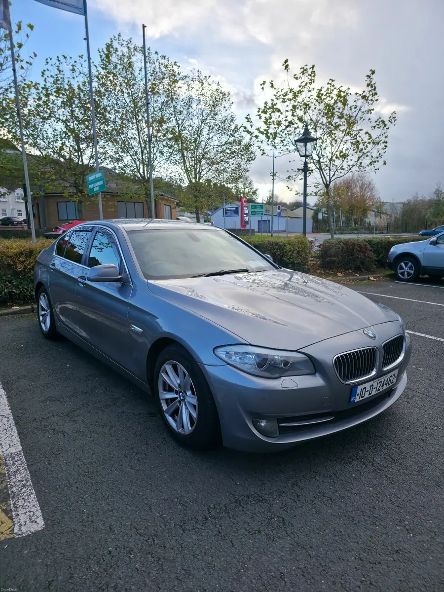 BMW 5-Series 2010 - Image 1