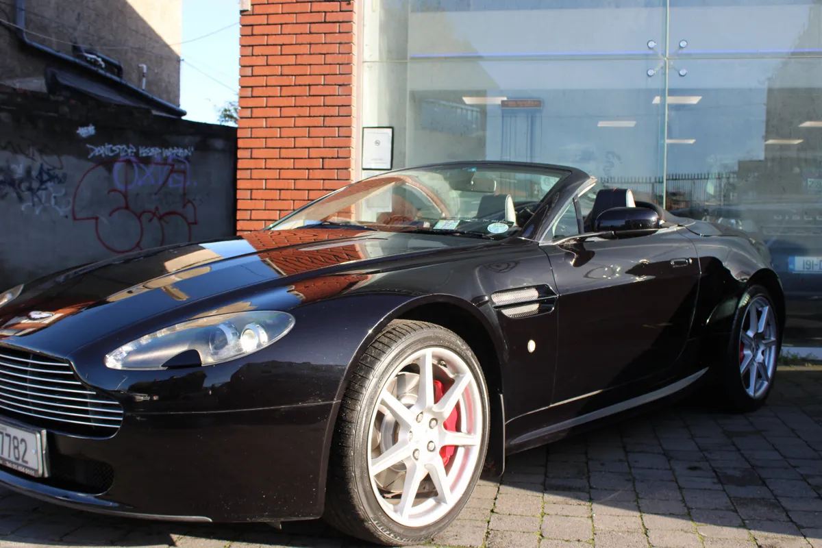 Aston Martin V8 VANTAGE 2008 - Image 2