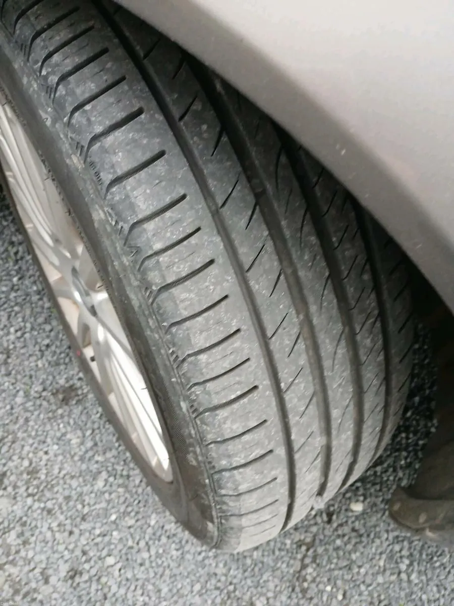 Volvo S 80 - Image 1