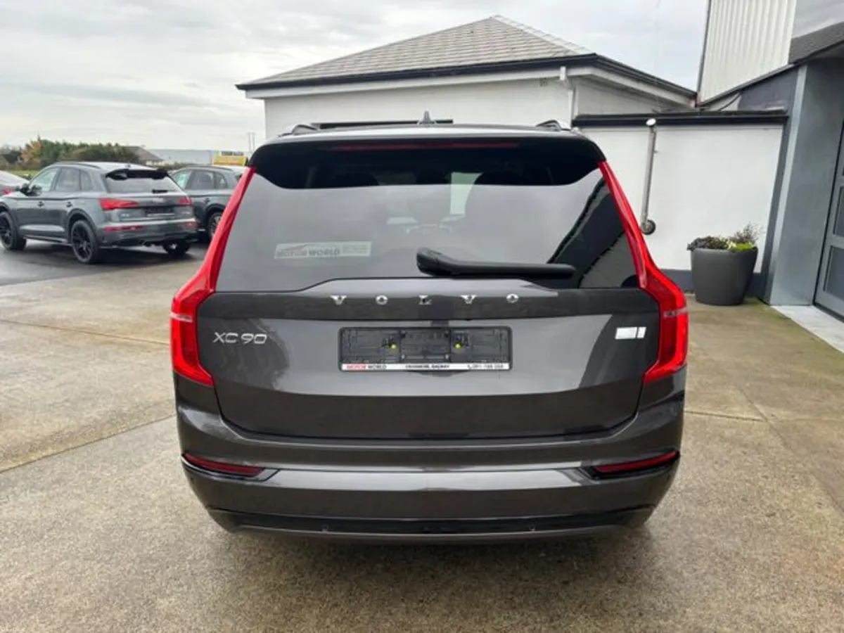 Volvo XC90 RECHARGE T8 ULTIMATE DARK AWD - Image 3