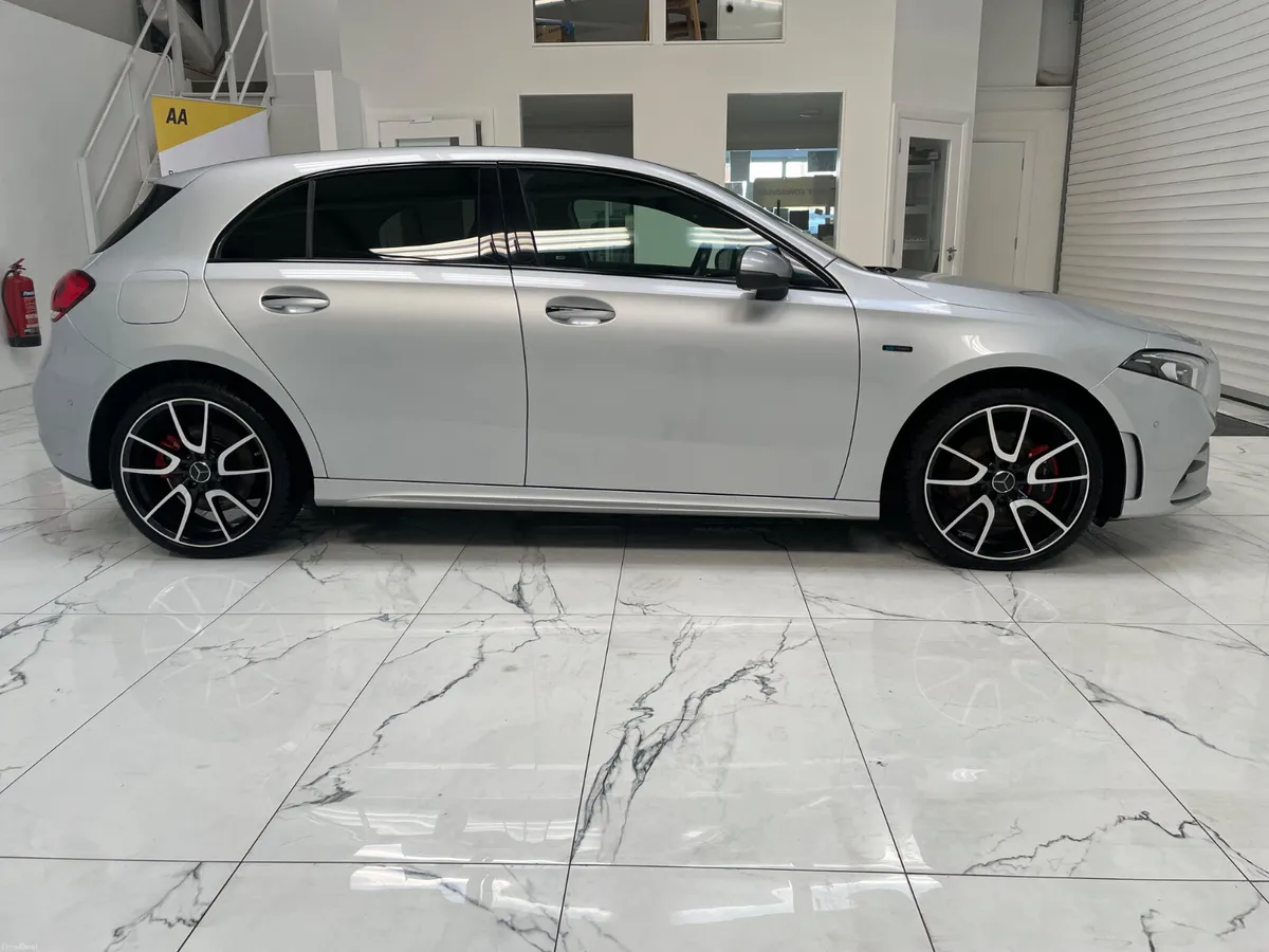 Mercedes-Benz AMG Line 2021 Pan Roof - Image 2