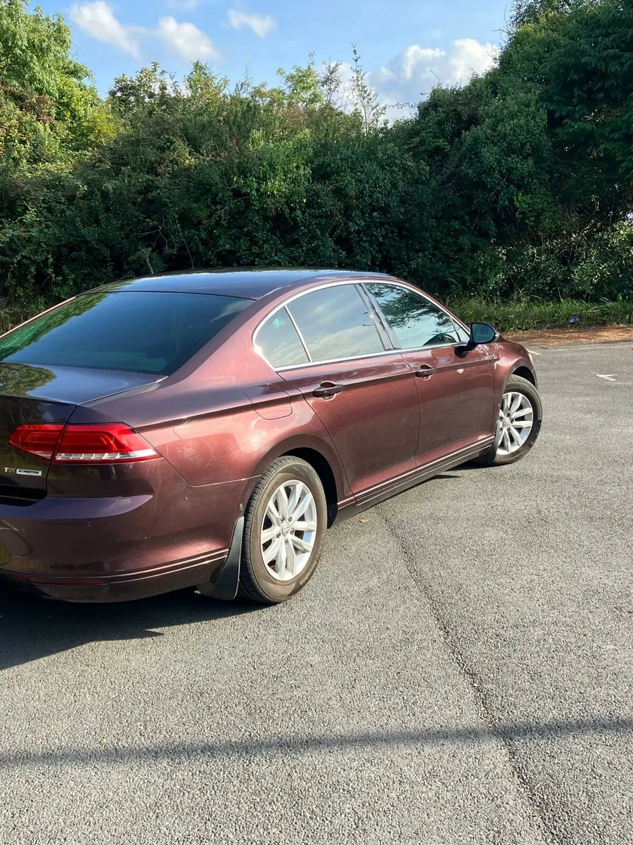 VW Passat 2017 - Image 2