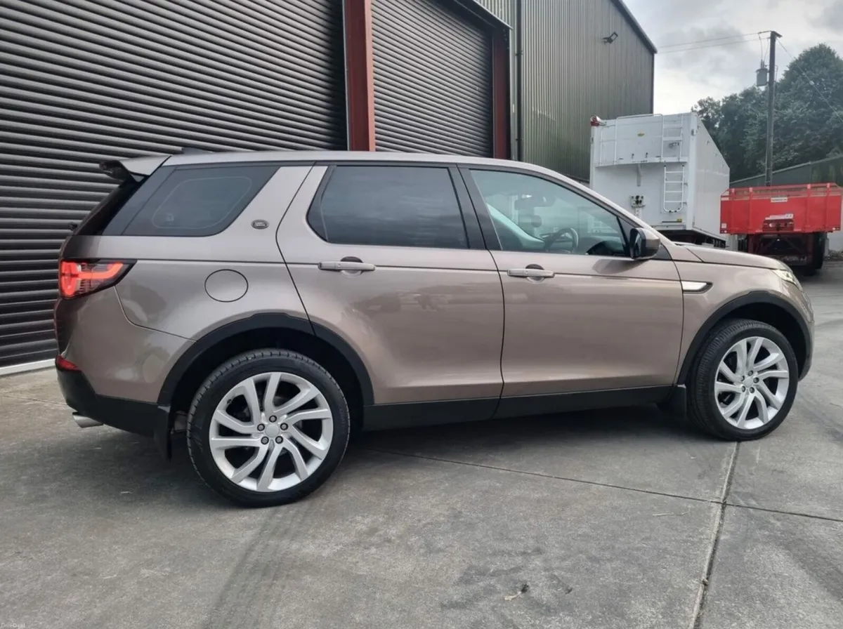 Land Rover Discovery Sport HIGH SPEC 7 seat 180Hp - Image 3