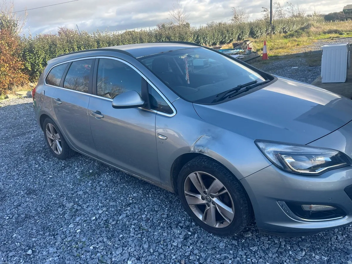 Vauxhall Astra Estate - Image 2