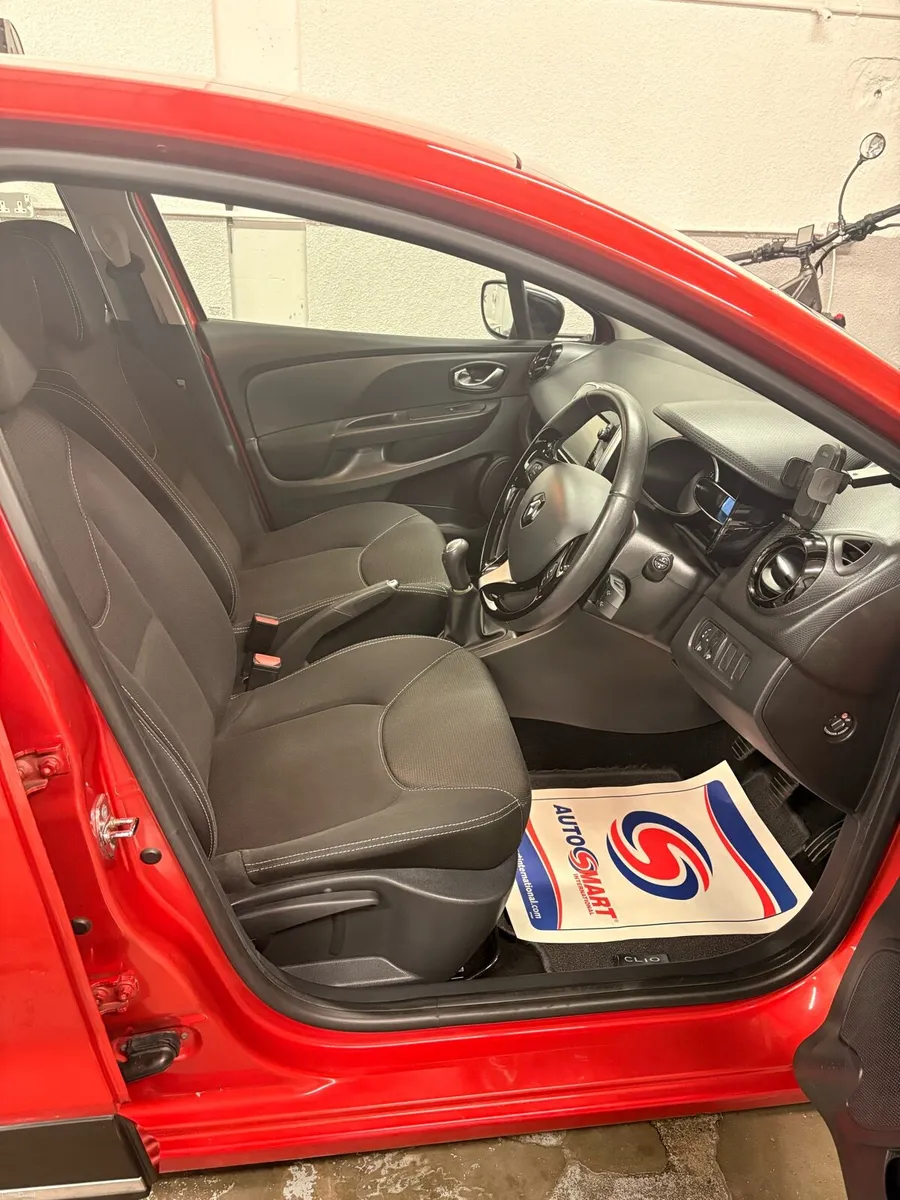 2015 RENAULT CLIO DYNAMIQUE!LOW MILAGE 73k miles! - Image 4