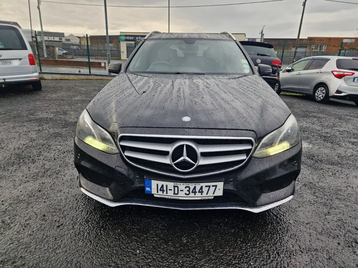 2014 Mercedes-Benz E250 AMG LINE - 7 Seats - Image 3