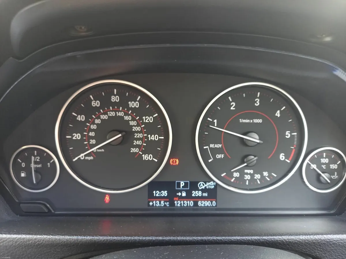 BMW 3-Series 2017 - Image 3