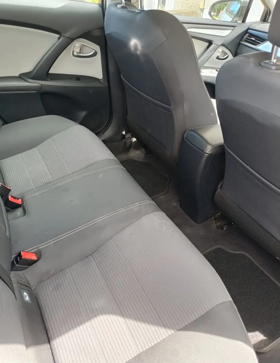 Toyota Avensis 2015 - Image 2