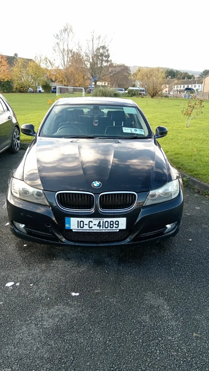 BMW 3-Series 2010 - Image 2