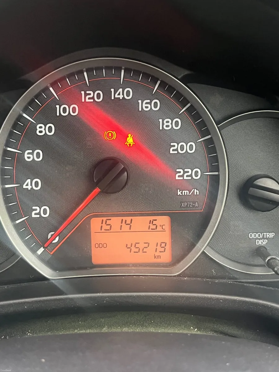 Toyota Yaris 2013 only 45,000km - Image 2