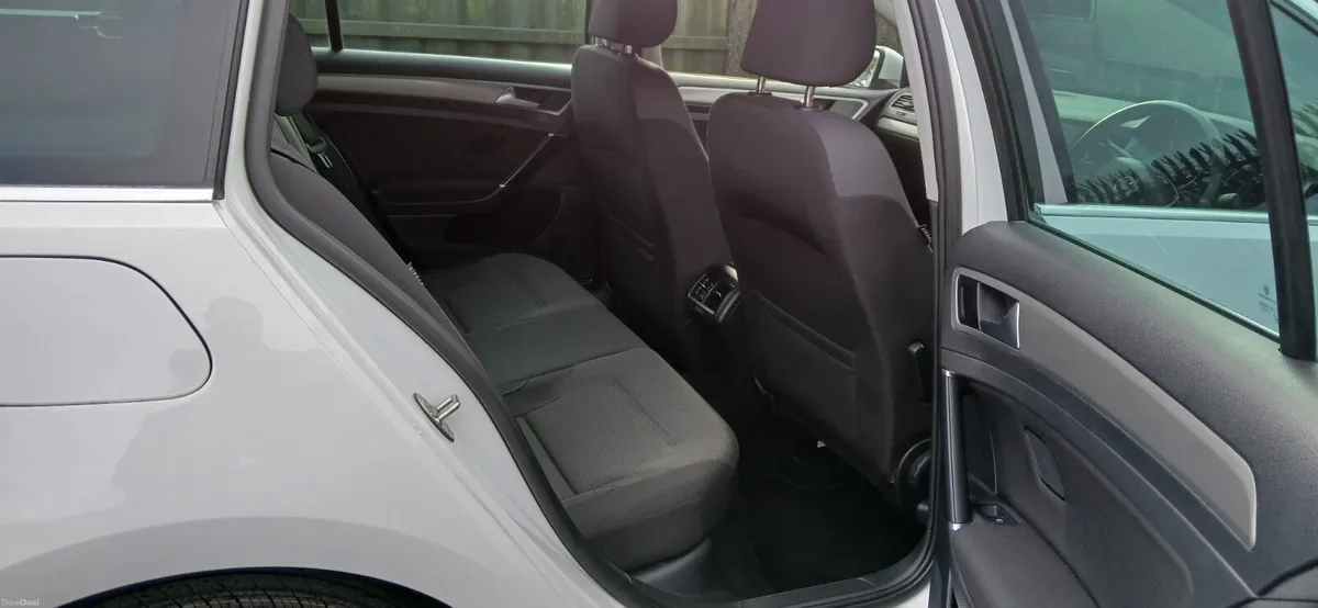 15 VW Golf Estate 84 000 km - Image 4