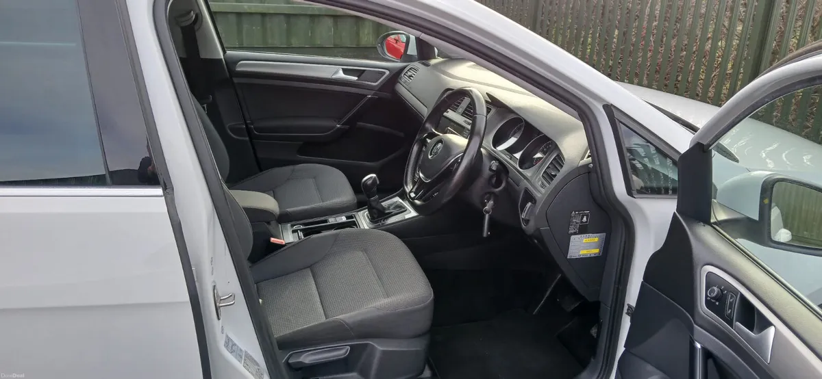 15 VW Golf Estate 84 000 km - Image 2