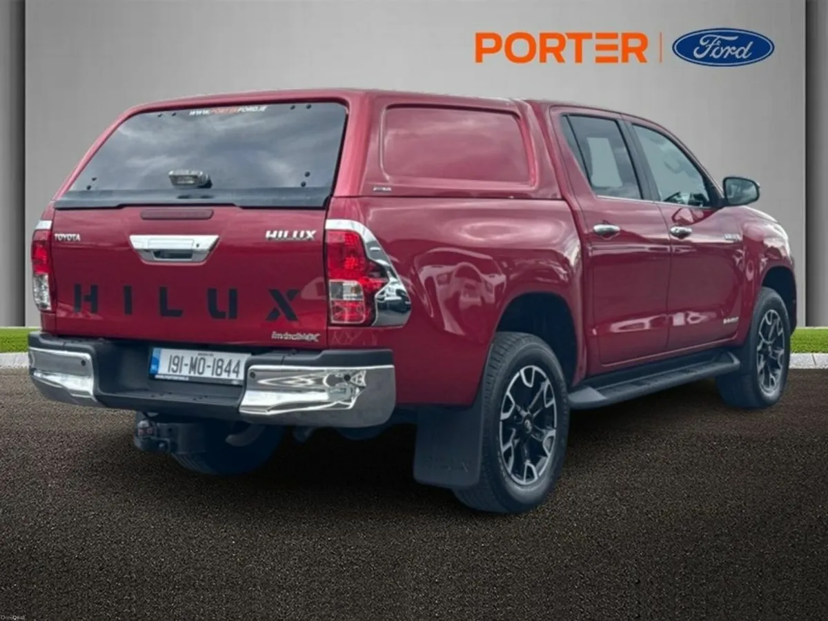 Toyota Hilux 2.4 D4D INVINCIBLE X AUTO *PRICE EX V - Image 3